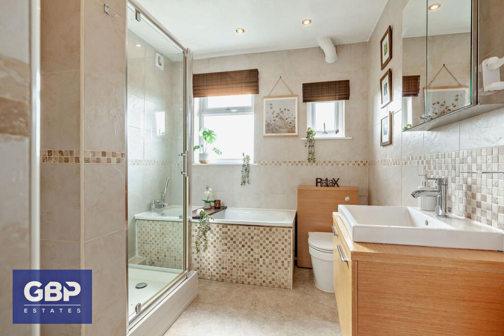 Rosedale Road, Romford, RM1 photo 4