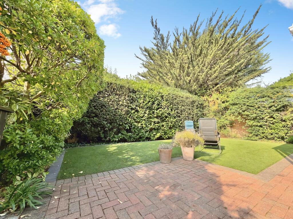 House in Bromley - View 5
