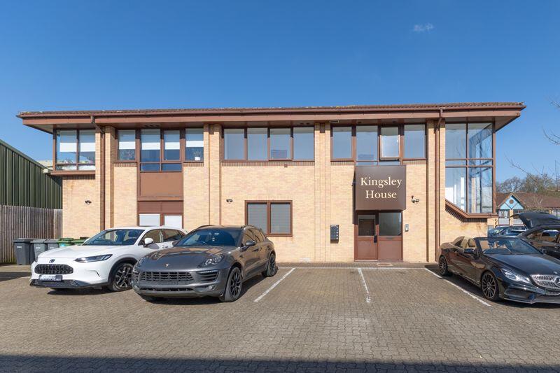 Apartment in St Albans - View 3
