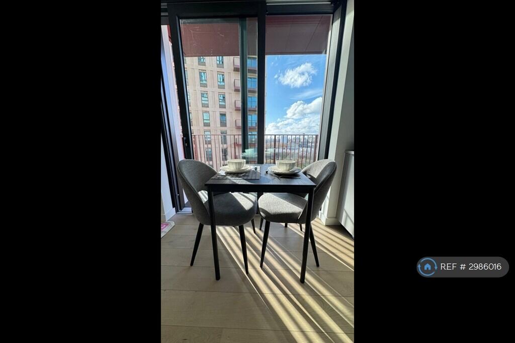 Apartment in London - View 5