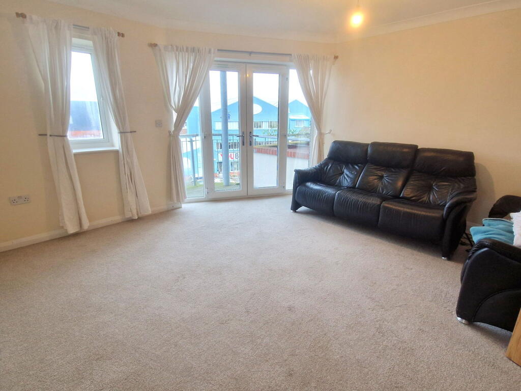 12 Warrior Court, Gosport PO12 1BS photo 3