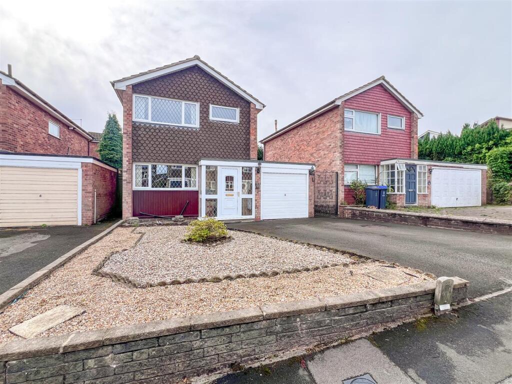 House in Stoke-on-Trent - View 2