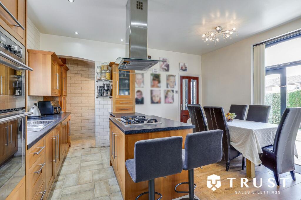 House in Kirklees, Mirfield - More