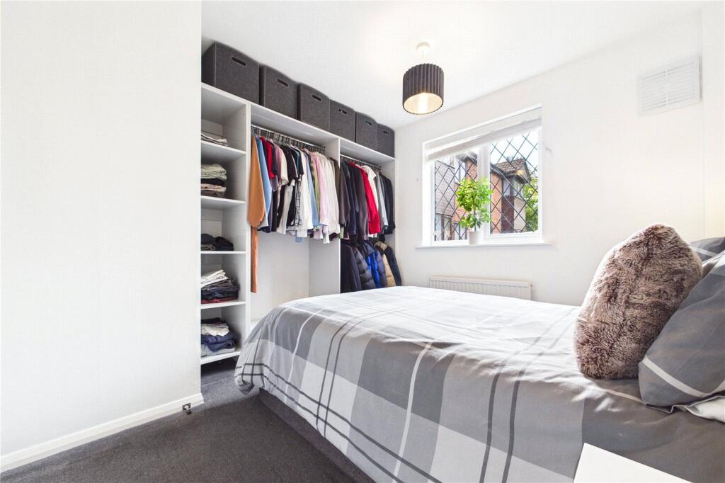 Apartment in Berkshire, Holybrook - View 5