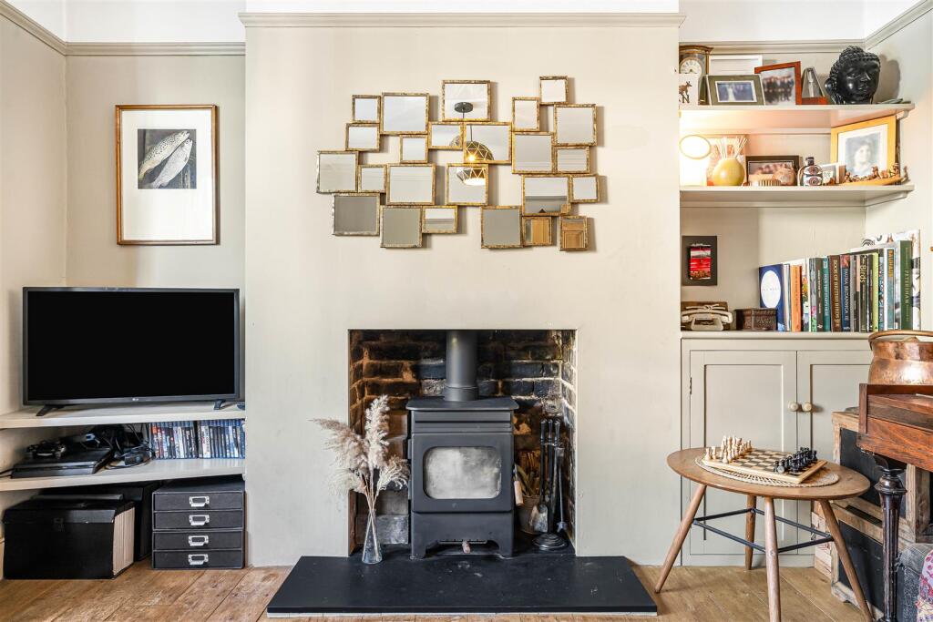 House in London, Royal Borough of Kingston upon Thames - View 5