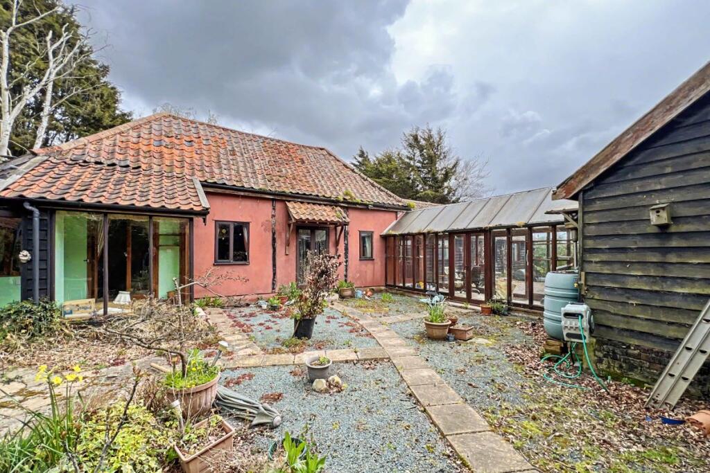 Main image of property: The Stables, Main Road, Stratford St. Andrew, Saxmundham, Suffolk, IP17 1LF