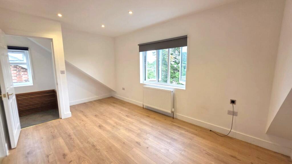 Apartment in Tandridge, Lingfield - View 4
