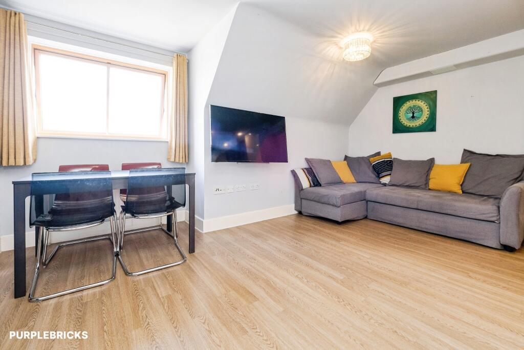 Apartment in London, Canning Town - View 4