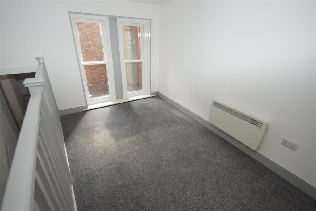 Apartment in Bedford, Cauldwell - View 2