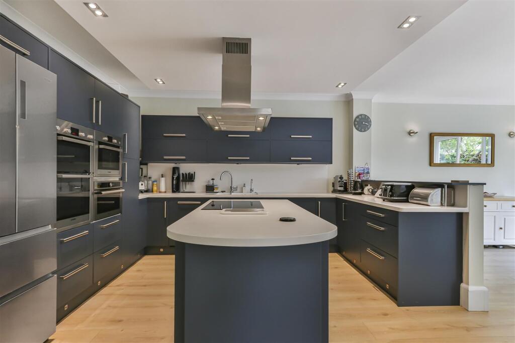 Brownsea View Avenue, Lilliput - View 3