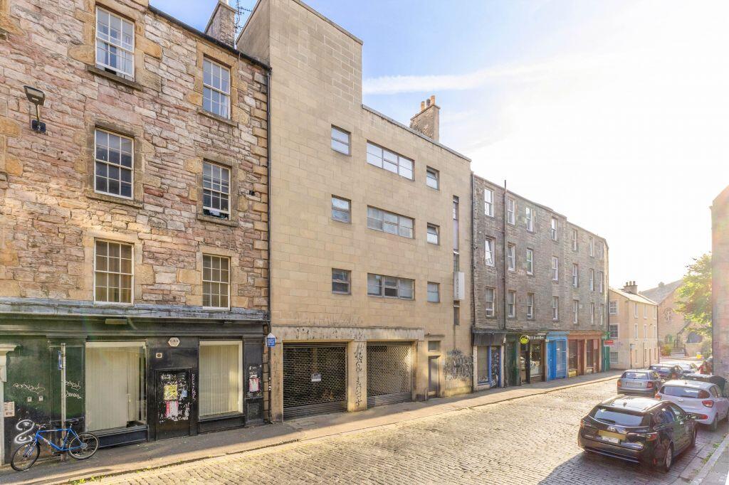 3-bed house on Flat 1, 17a West Crosscauseway, Newington, Edinburgh, EH8 9JW, £375,000