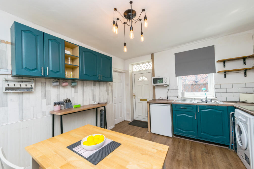 Granny Place, Churwell, LS27 7SL photo 3