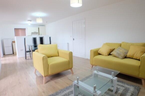 Apartment in Swansea - View 2