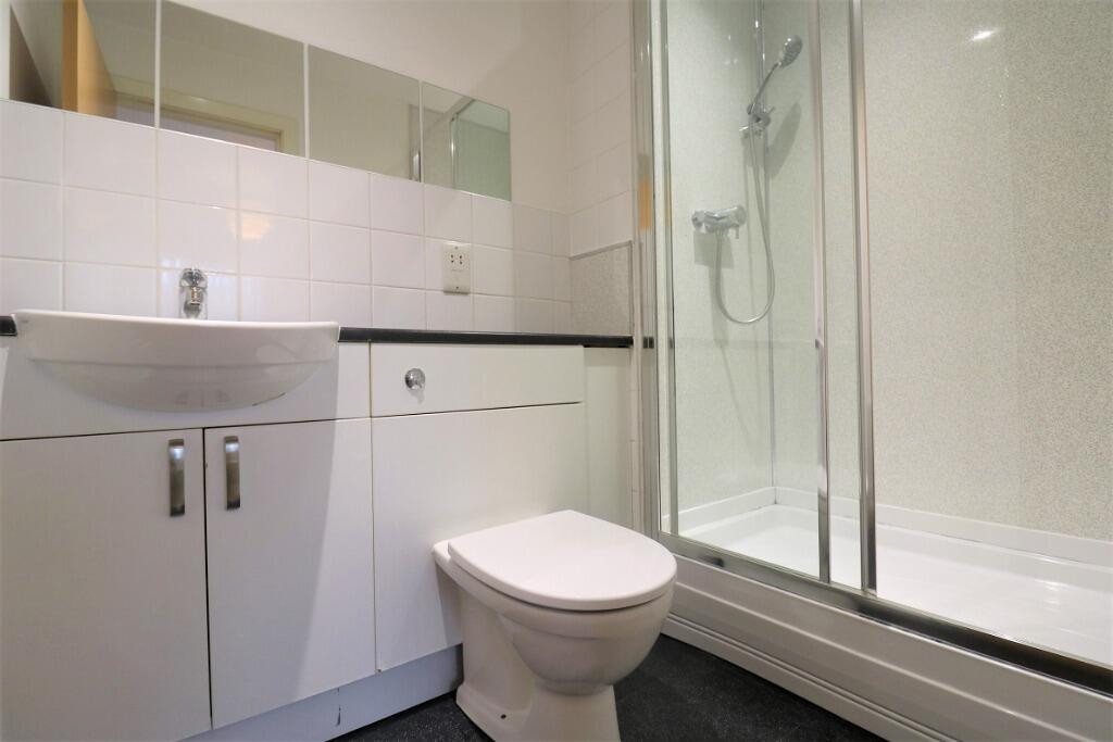 Apartment in Motherwell - More