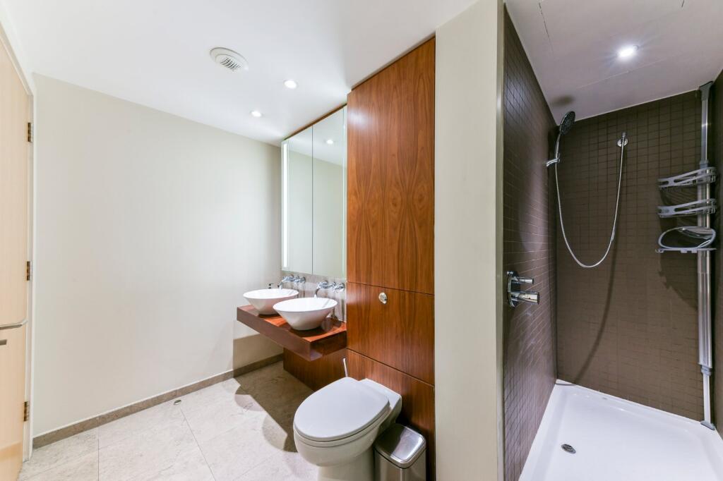 Apartment in London - View 5