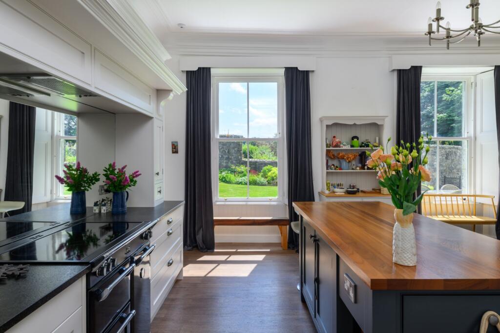 House in Glenfarg, Arngask - More