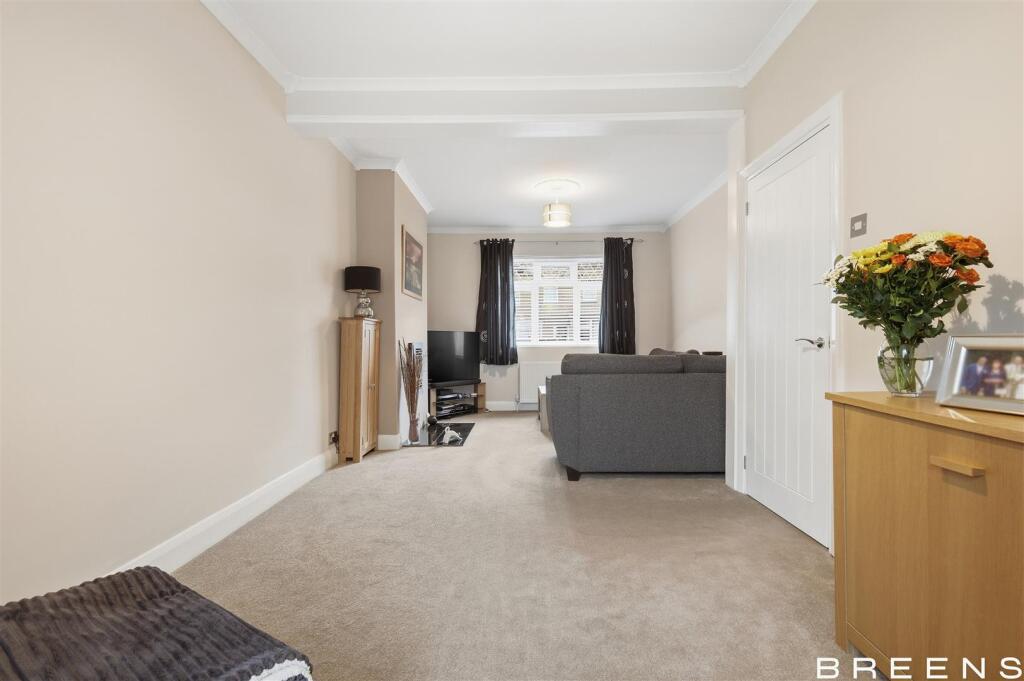 Totteridge Road, Enfield – pohled 3