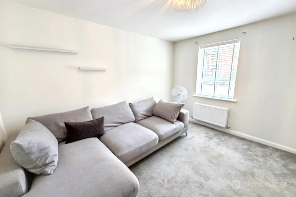 House in Nuneaton and Bedworth, St Nicolas Park - View 3