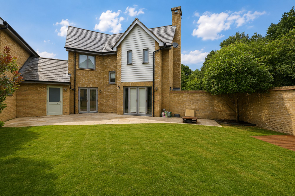Main image of property: Kingcup Avenue, Hemel Hempstead, HP2