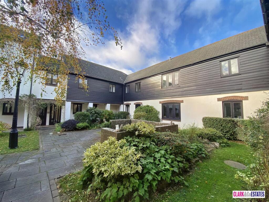 1-bed flat on Trafalgar Court, High Street, Topsham, £129,000