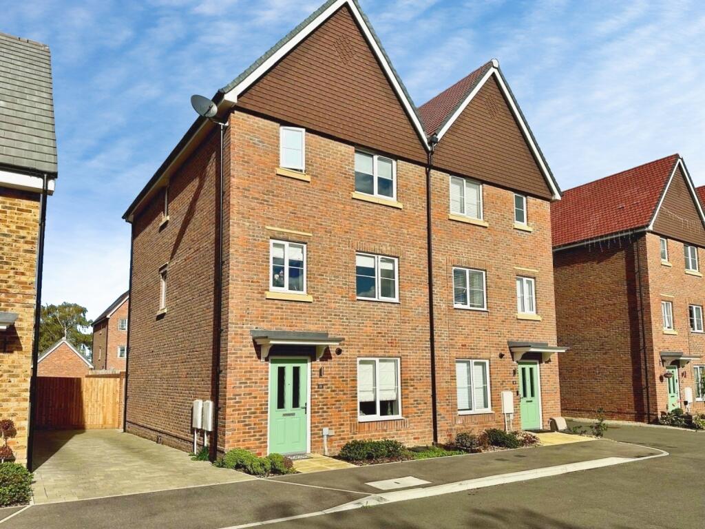 4-bed semi-detached on Infirmary Court, Arborfield, Reading, £600,000