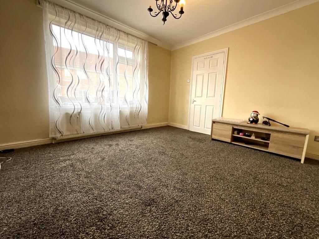 House in Doncaster, Armthorpe - View 4