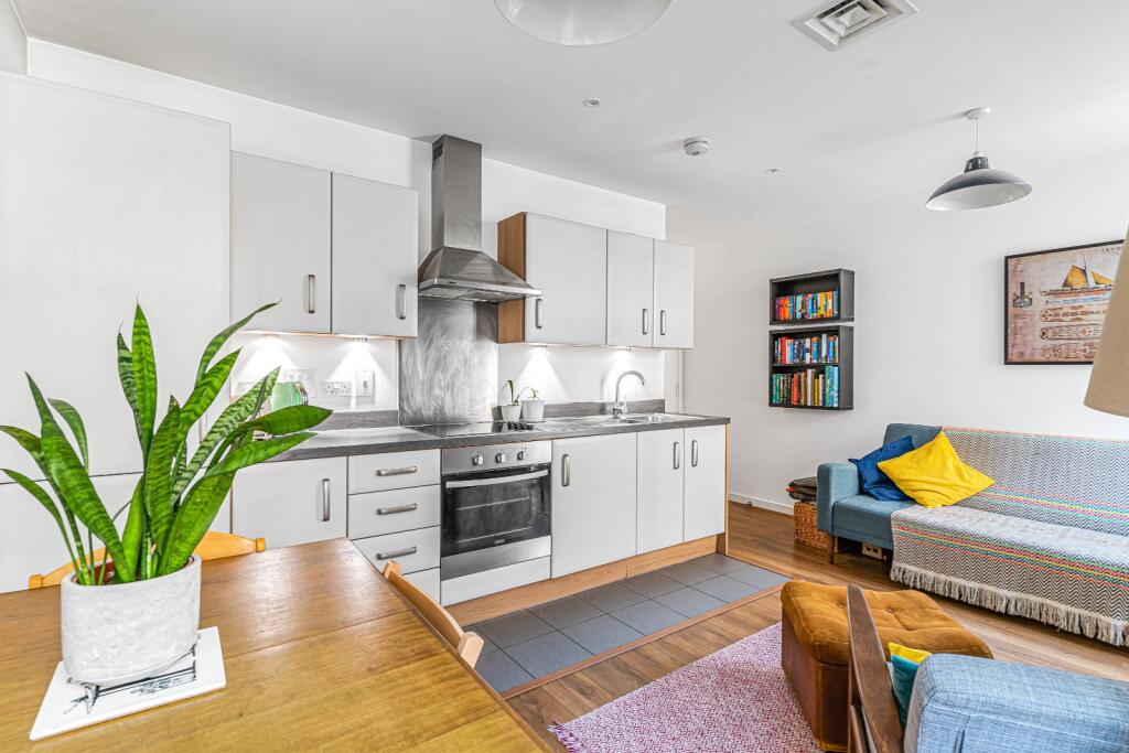 Apartment in London - View 3