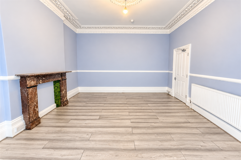 Selden Road, Worthing, BN11 - More