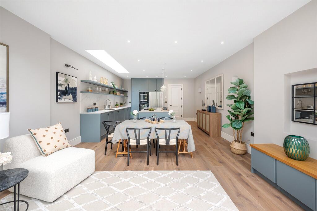 House in London, Sands End, Fulham - View 2