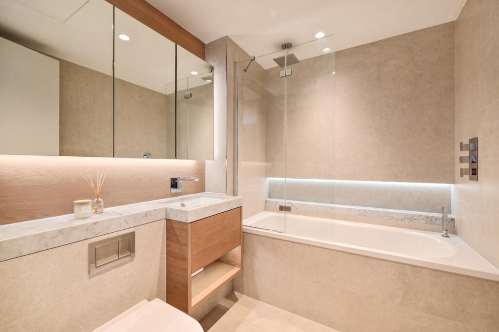 Apartment in London - More