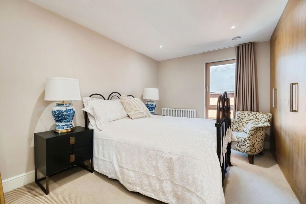 Apartment in Reading - More