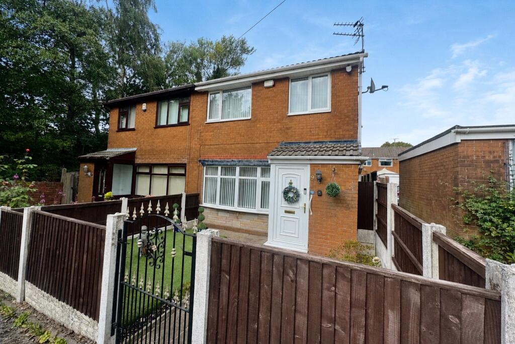 Main image of property: Pickford Walk, Royton, Oldham, Greater Manchester, OL2
