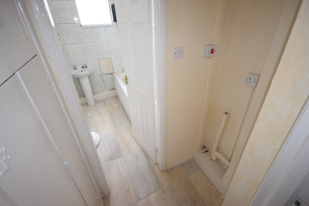 Apartment in Lancaster, Barrow - View 2