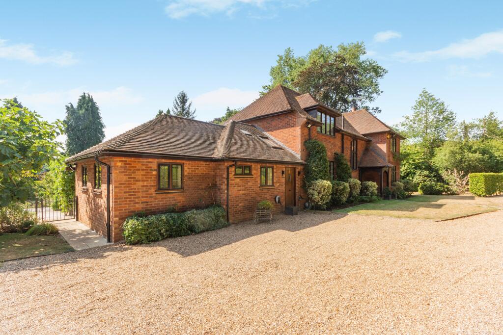 House in Slough, Stoke Poges - View 4