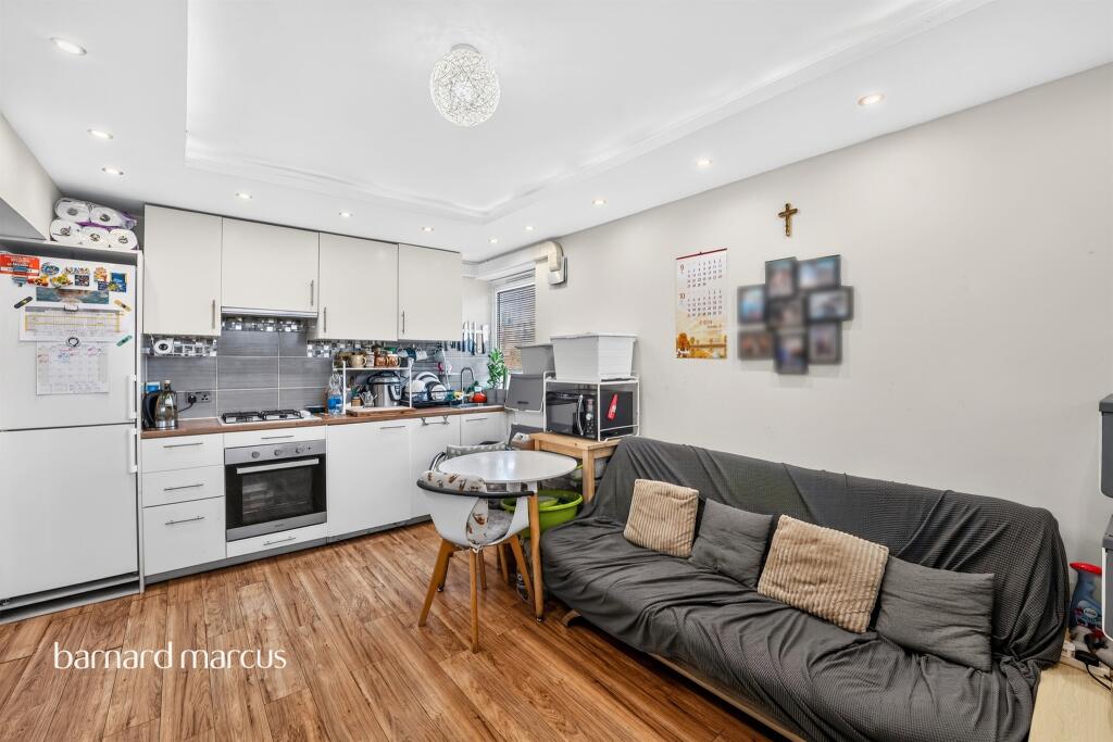 Apartment in London - View 2