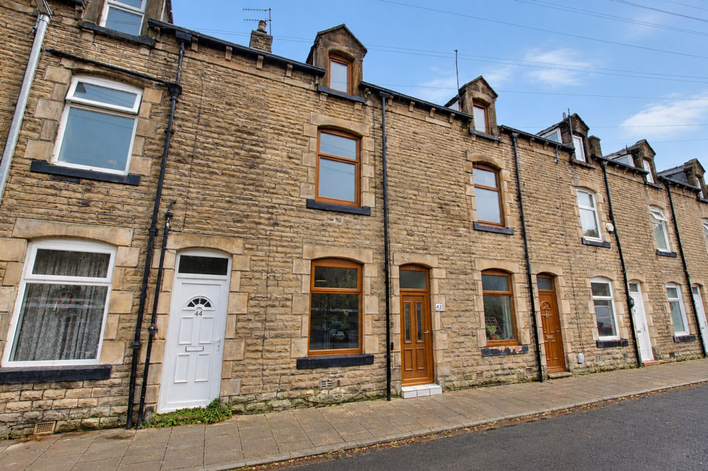 2-bed terraced on Sackville Street, Todmorden, OL14, £150,000