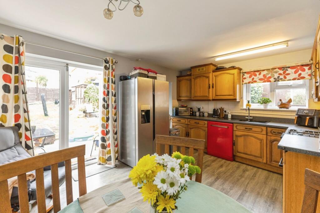 19, Springfield Road photo 4