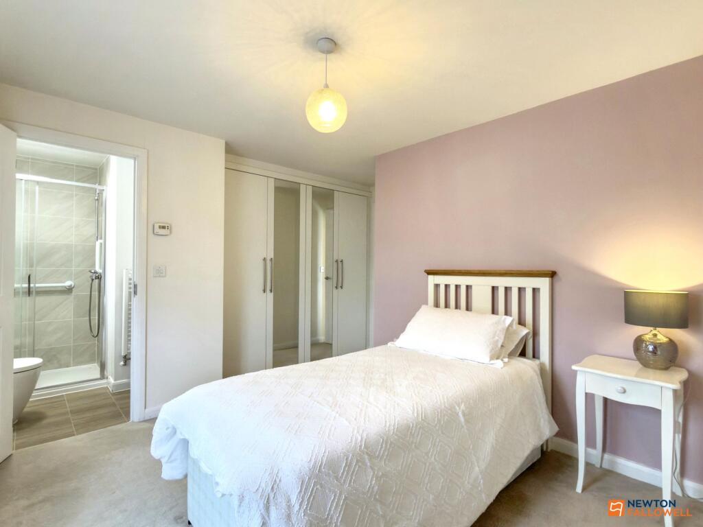 Primrose Drive, Coalville, LE67 photo 4
