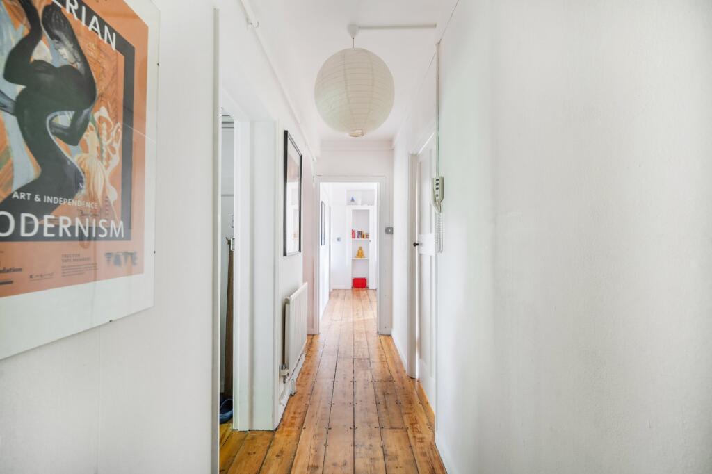 Apartment in London - View 3