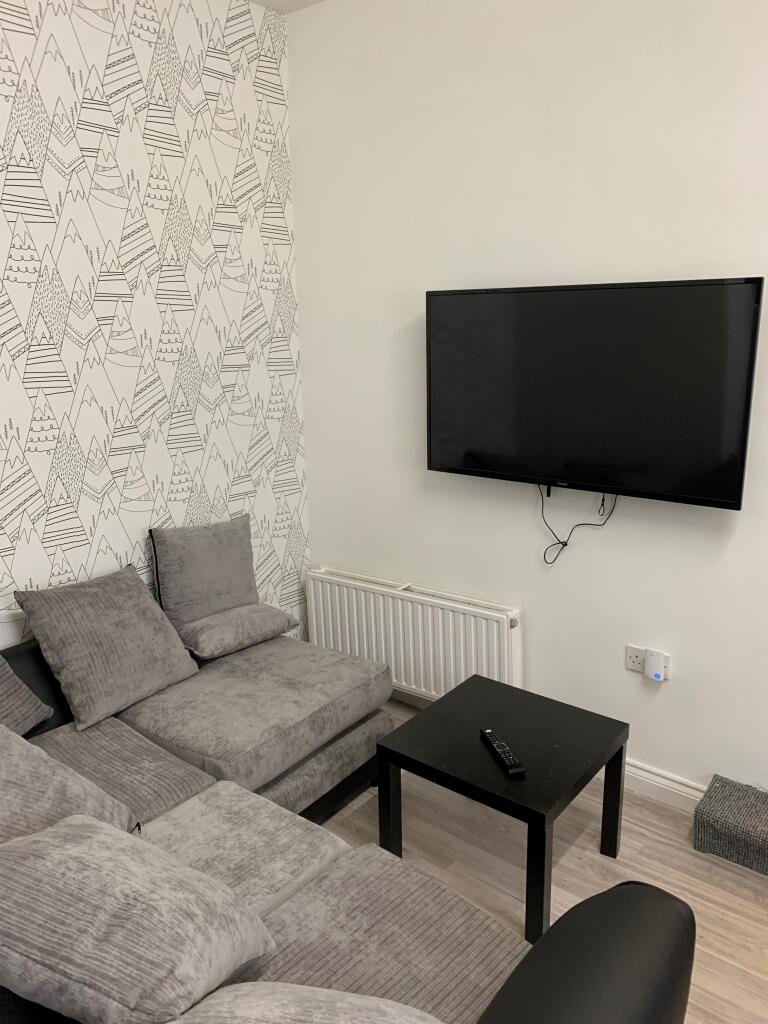 Main image of property: 10 Lipson Road, Flat 2