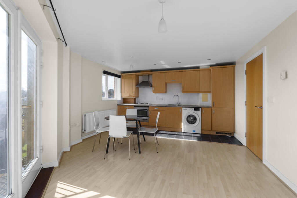Apartment in East Hertfordshire, Bishop's Stortford - View 5