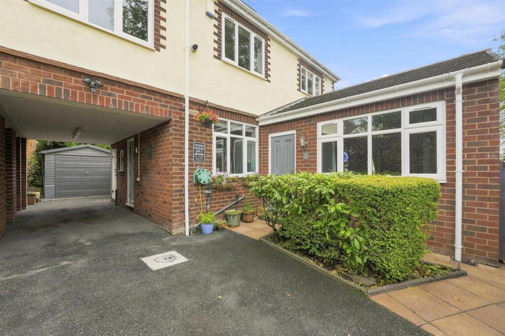 House in Macclesfield, Cheshire East - View 5