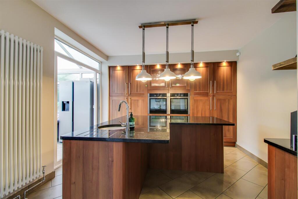 House in Wakefield, West Yorkshire - View 3