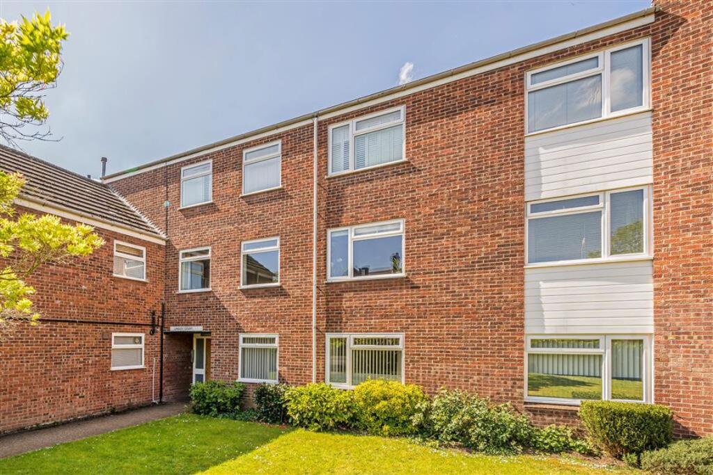Main image of property: Glamorgan Road, Hampton Wick