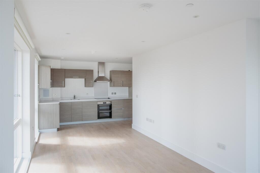 Main image of property: Pechora Way, London E14