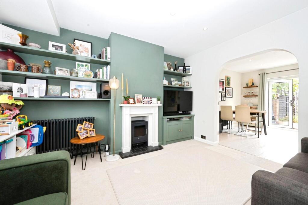 House in London, Royal Borough of Kingston upon Thames - View 3