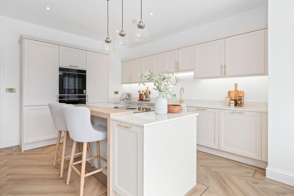House in Sutton Coldfield, Maney - View 5