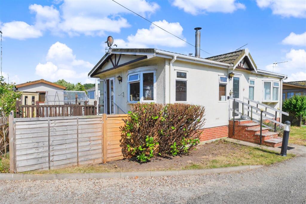 Main image of property: Bourne Park Residential Park, Ipswich