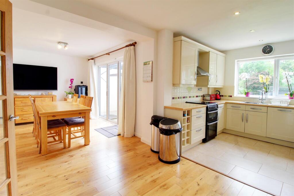 Additional image 6 of Bradmore Way, Brookmans Park