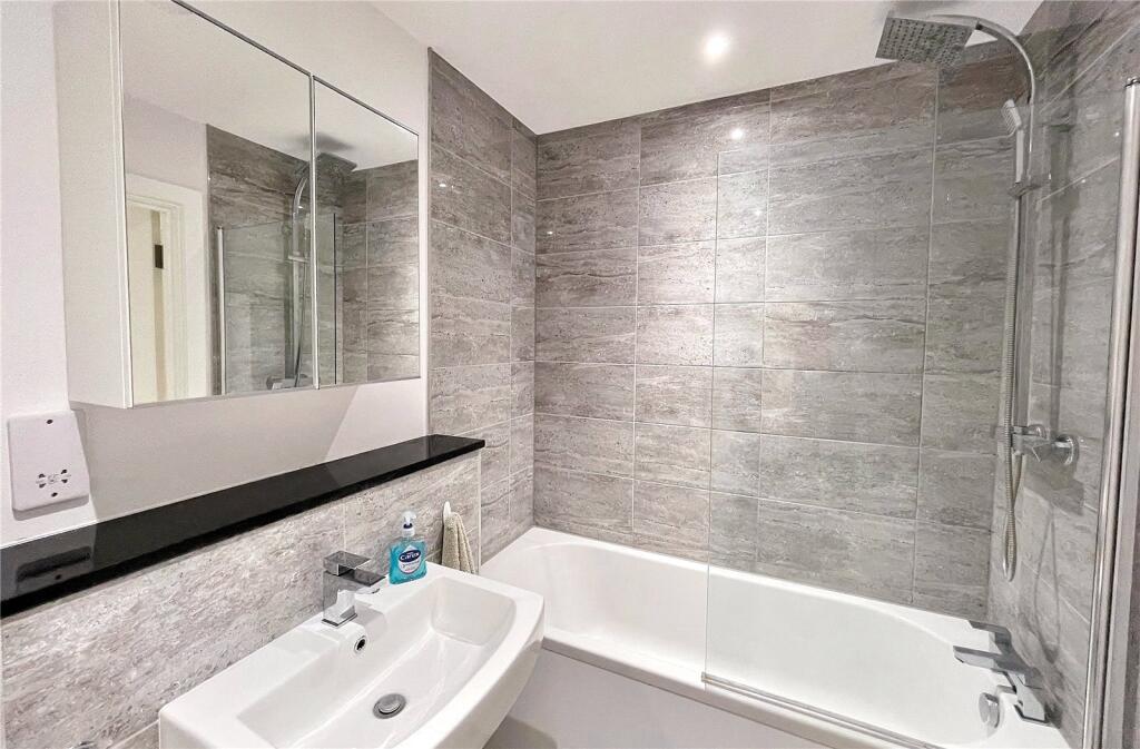 Apartment in Worthing, West Sussex - View 4